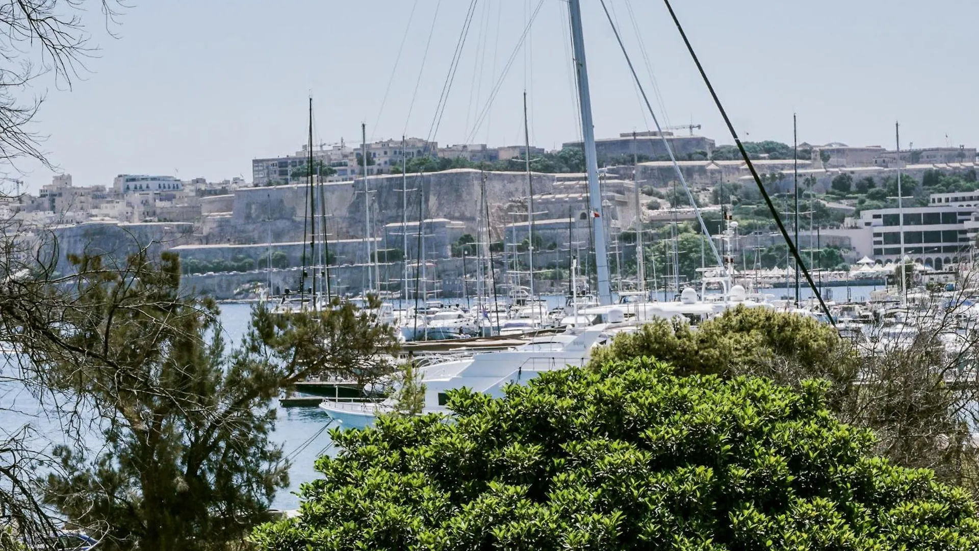 Stunning Seafront Apartment With Marina And Valletta Views In Malta Gzira
