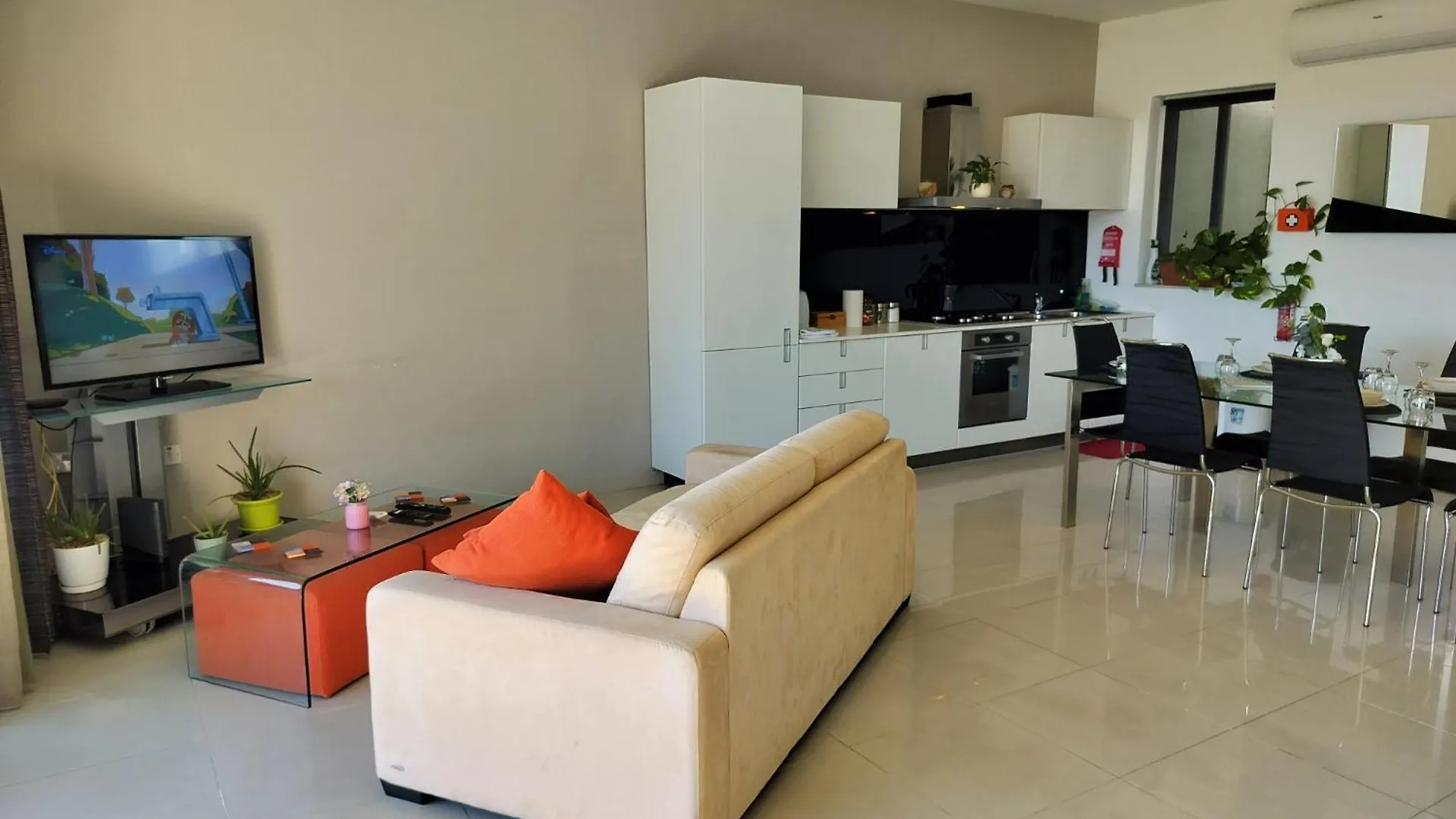 Stunning Seafront Apartment With Marina And Valletta Views In Malta Gzira